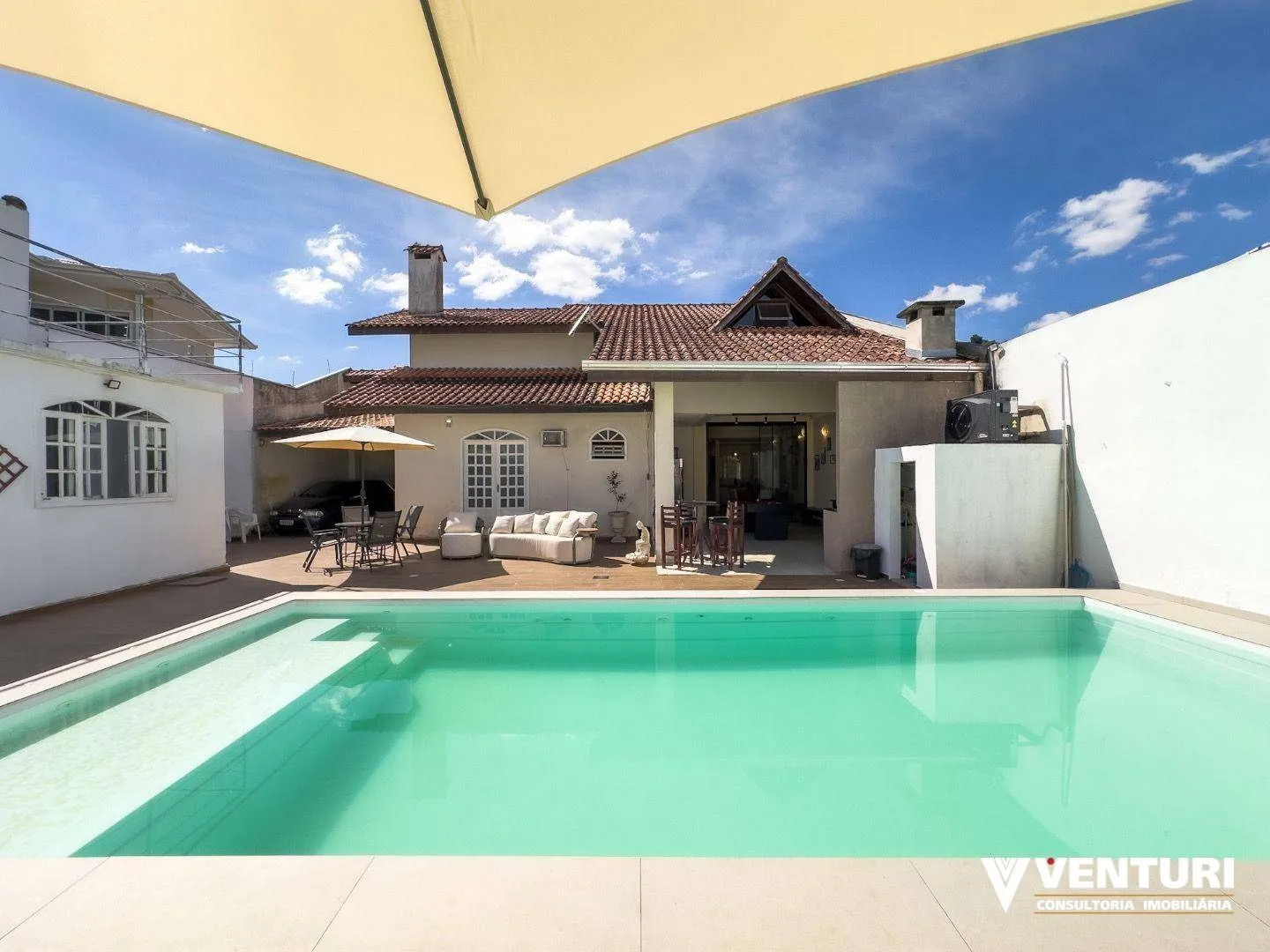 Casa · à venda · 4 quartos · 212m² · Velha Central, Blumenau
