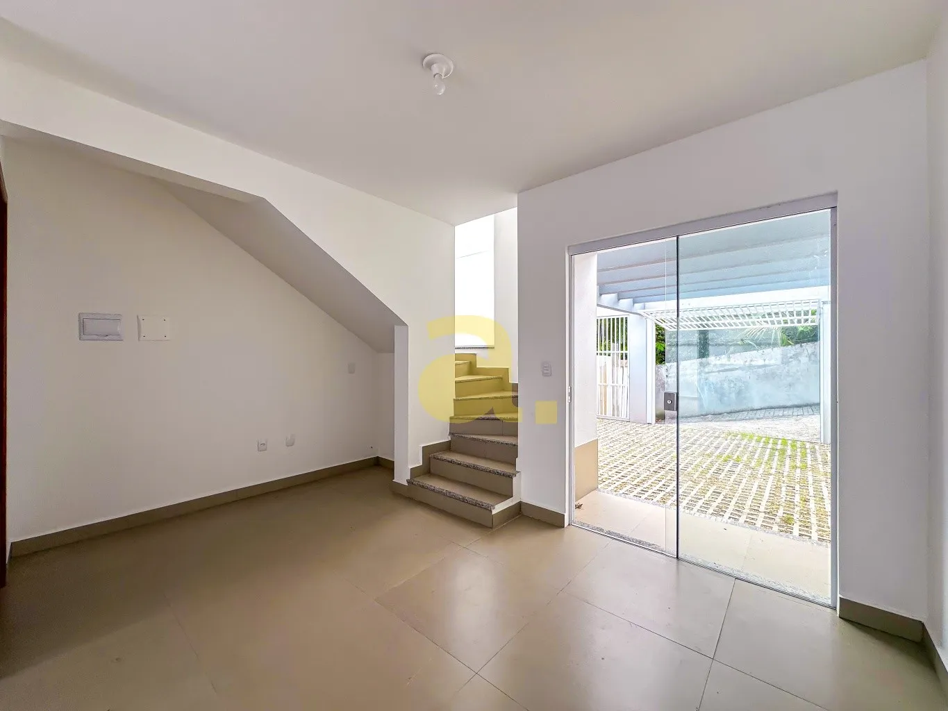 OTIMO SOBRADO, 2 QUARTOS, NA ESCOLA AGRÍCOLA , EM BLUMENAU, À VENDA — foto 5