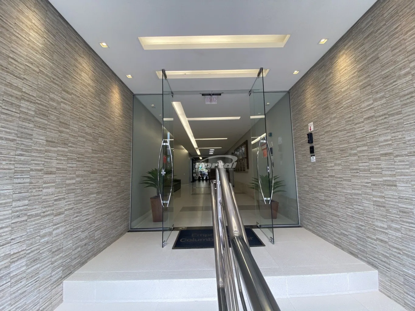 Sala comercial disponível para locação no Centro de Blumenau. — foto 2