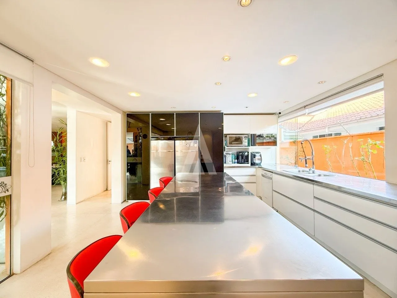 Casa com 1 suíte e 3 quartos à venda no bairro Glória em Joinville-SC por R$2.600.000,00. — foto 3