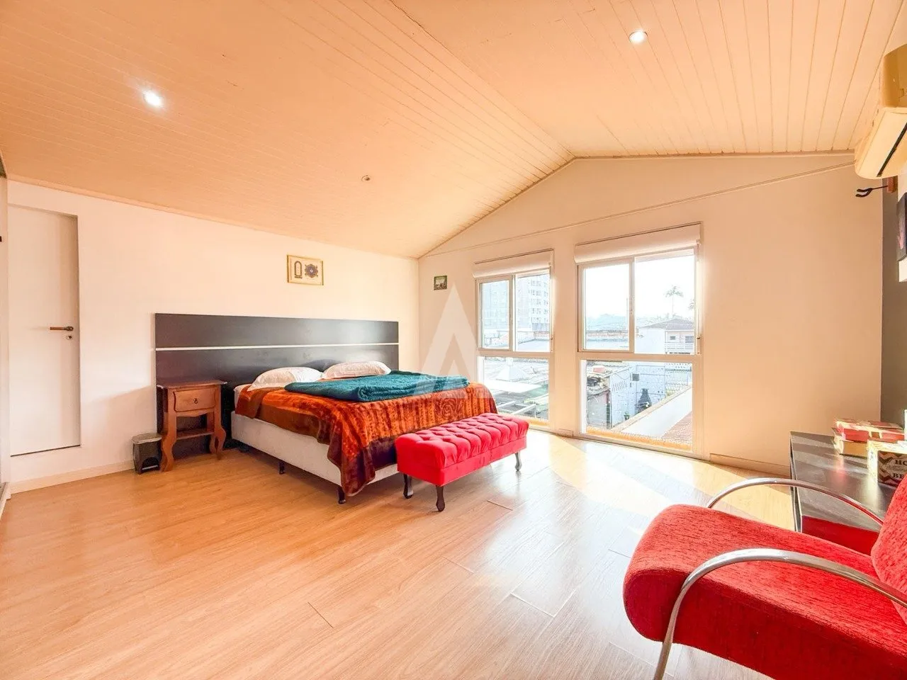 Casa com 1 suíte e 3 quartos à venda no bairro Glória em Joinville-SC por R$2.600.000,00. — foto 6