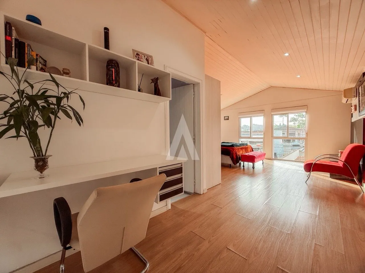 Casa com 1 suíte e 3 quartos à venda no bairro Glória em Joinville-SC por R$2.600.000,00. — foto 7