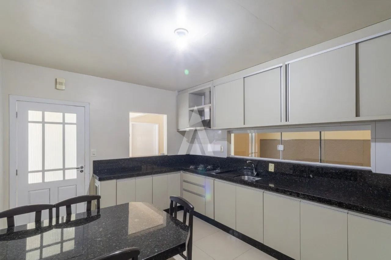 Casa com 1 suíte e 2 quartos à venda no bairro Floresta em Joinville-SC por R$940.000,00. — foto 7