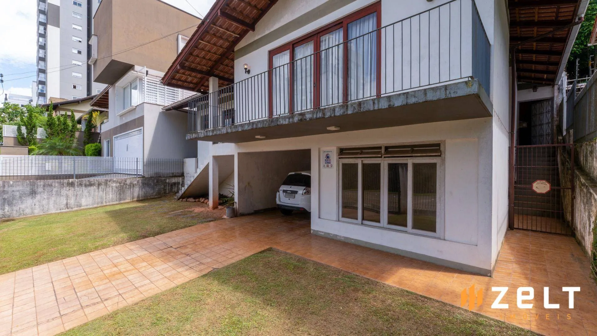 Casa com 3 dormitórios à venda, 222 m por R$ 850.000,00 - Vila Nova - Blumenau/SC — foto 2