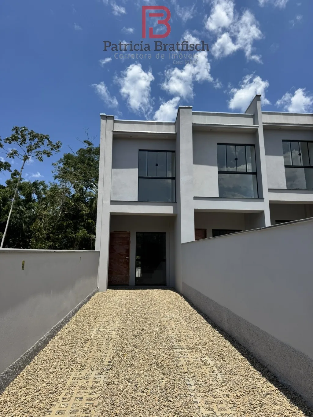 Sobrados NOVOS com duas suítes e excelente acabamento. Terreno livre frente e fundos. - foto 1