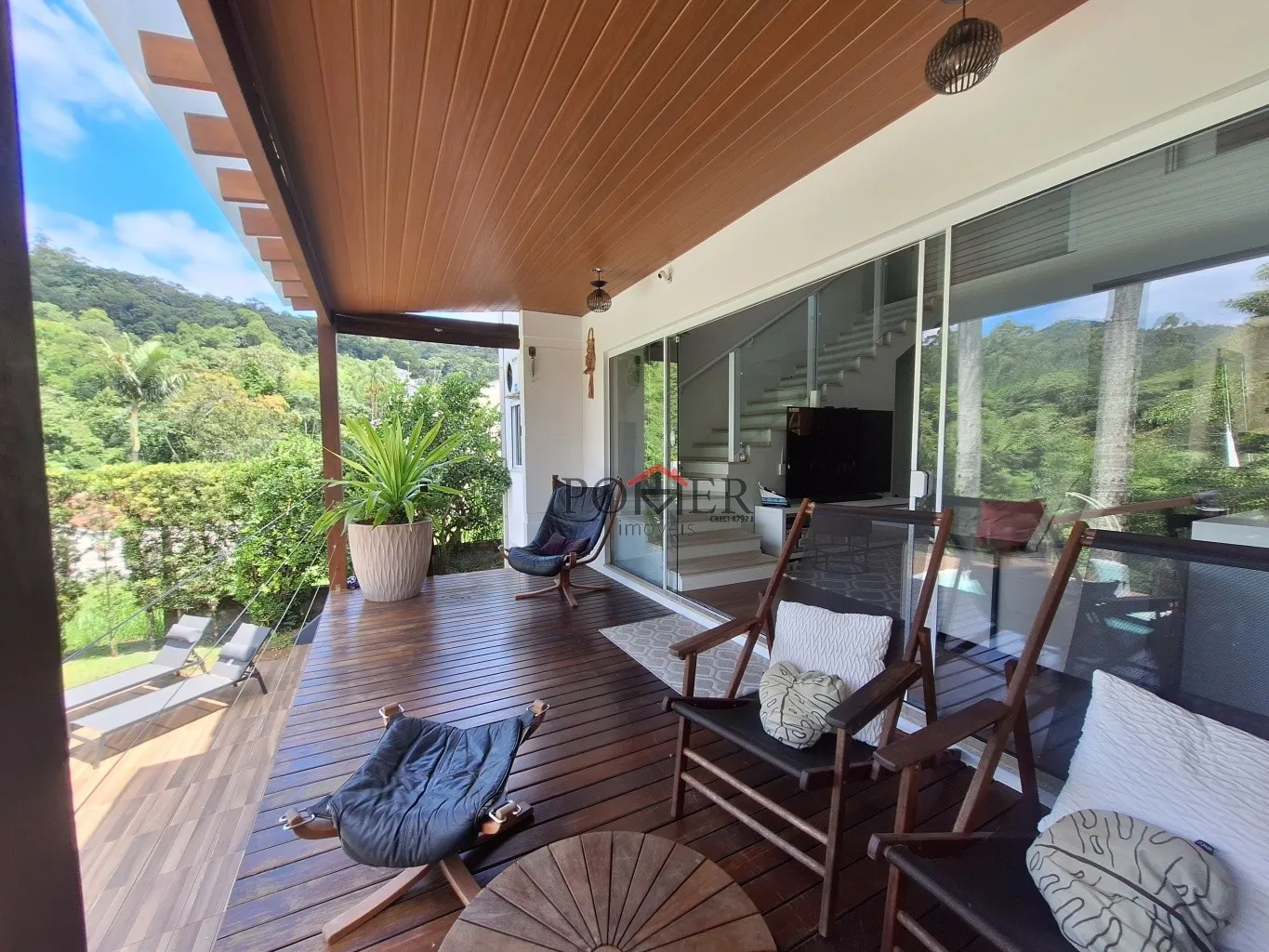 Casa com 3 Suites semi mobiliada no Bairro Ribeirão Areia em Pomerode com 197,70m de área construída num terreno de 472,72m. — foto 7