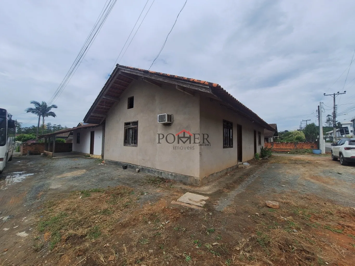 Imóvel com 4 casas rendendo aluguel, com painéis solares, em Testo Central, em via asfaltada, próximo do distrito industrial, e rodovia que liga Pomerode à Blumenau, com aprox. 223,50 de construção num terreno com 625,00m. — foto 6