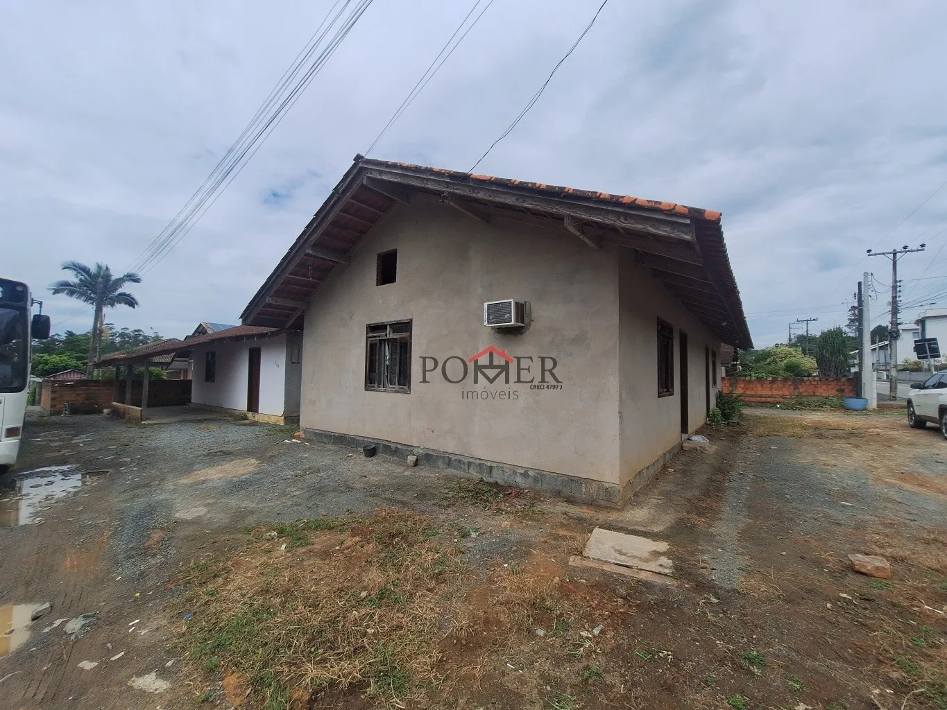 Imóvel com 4 casas rendendo aluguel, com painéis solares, em Testo Central, em via asfaltada, próximo do distrito industrial, e rodovia que liga Pomerode à Blumenau, com aprox. 223,50 de construção num terreno com 625,00m. — foto 7