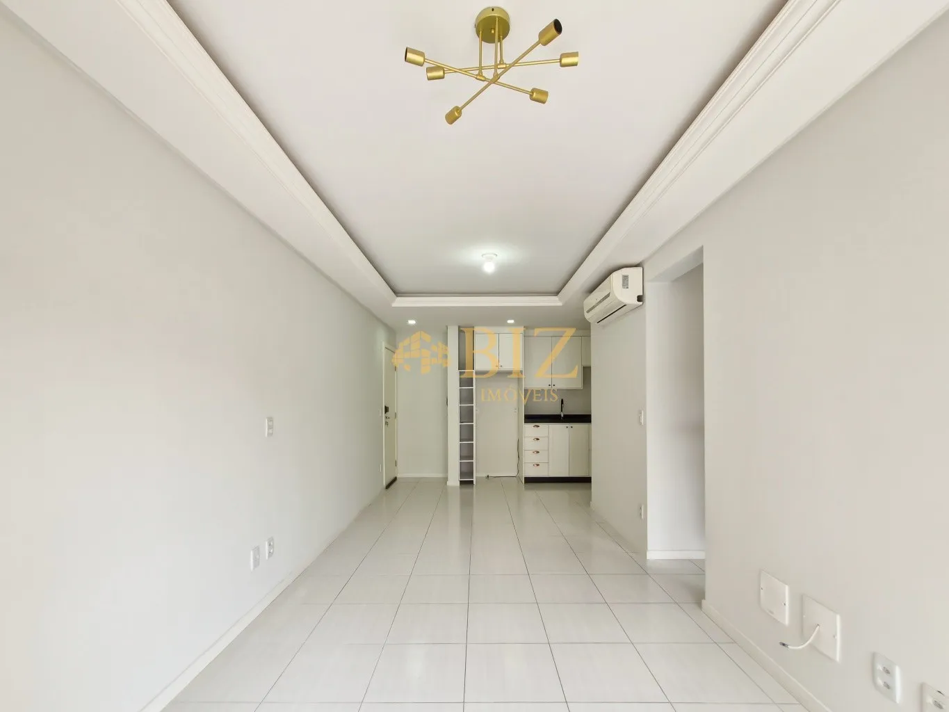 Apartamento 3 quartos, sendo 1 suíte, sacada integrada e 2 vagas de garagem em condomínio completo na Água Verde — foto 3