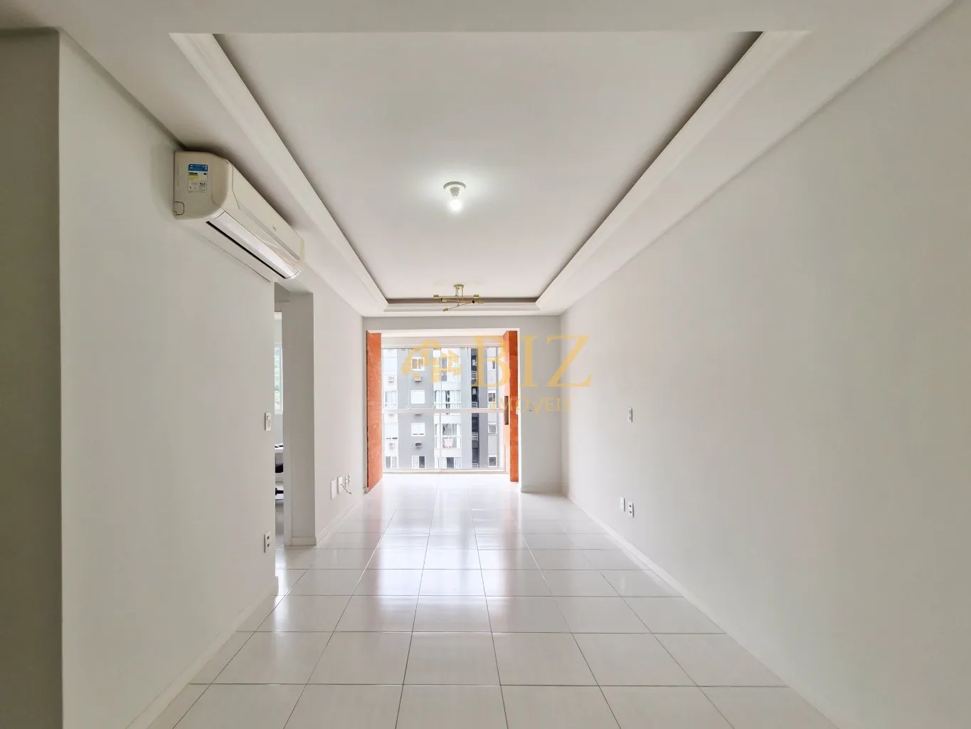 Apartamento 3 quartos, sendo 1 suíte, sacada integrada e 2 vagas de garagem em condomínio completo na Água Verde — foto 4