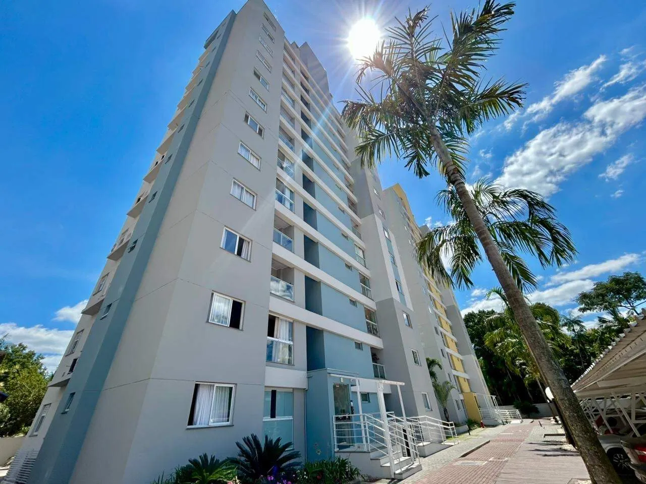 Apartamento Semi Mobiliado e Sacada com Churrasqueira no Bairro Escola Agrícola - foto 1