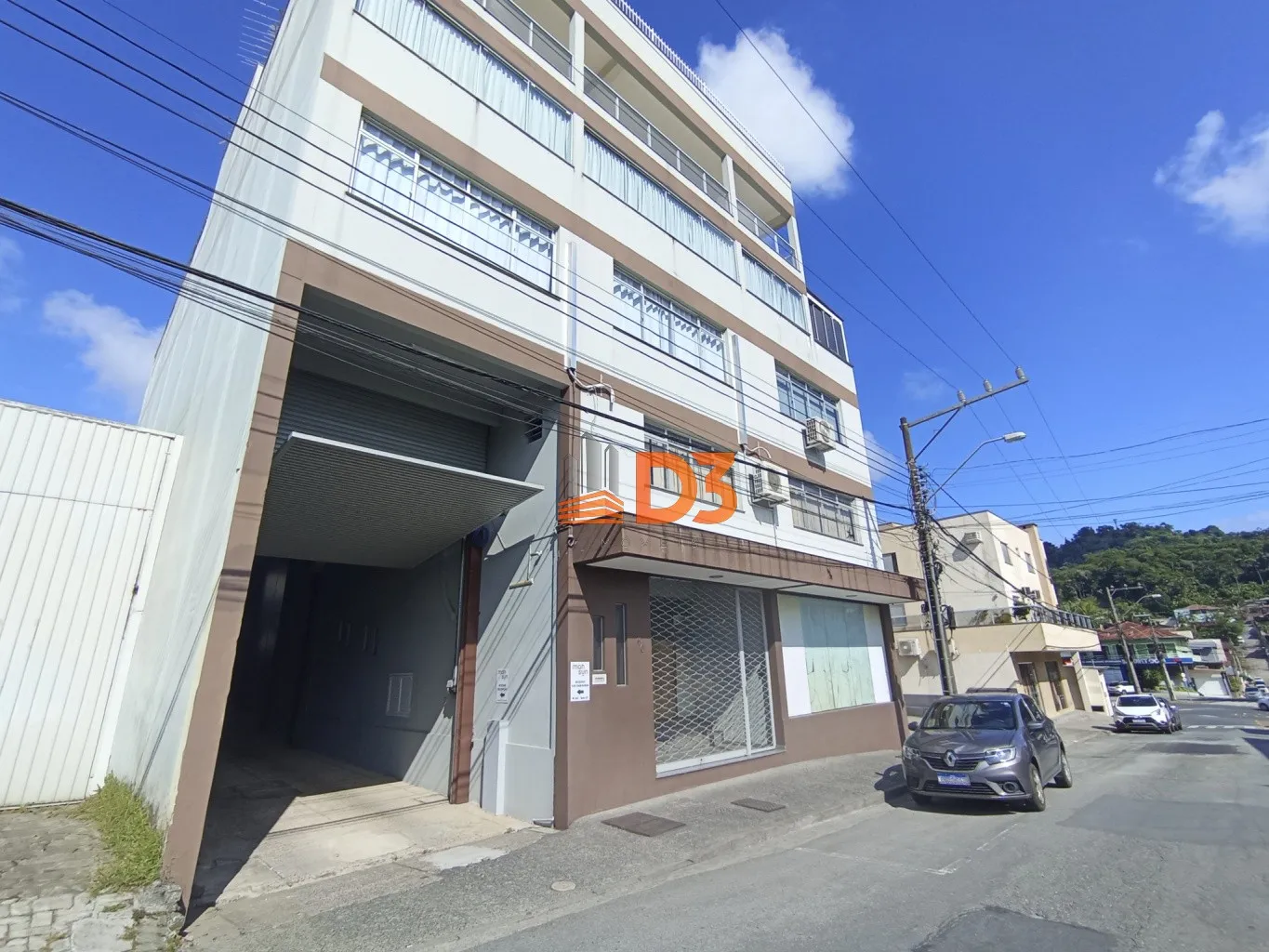 Excelente Sala comercial de 100m para locação no Água Verde - foto 1
