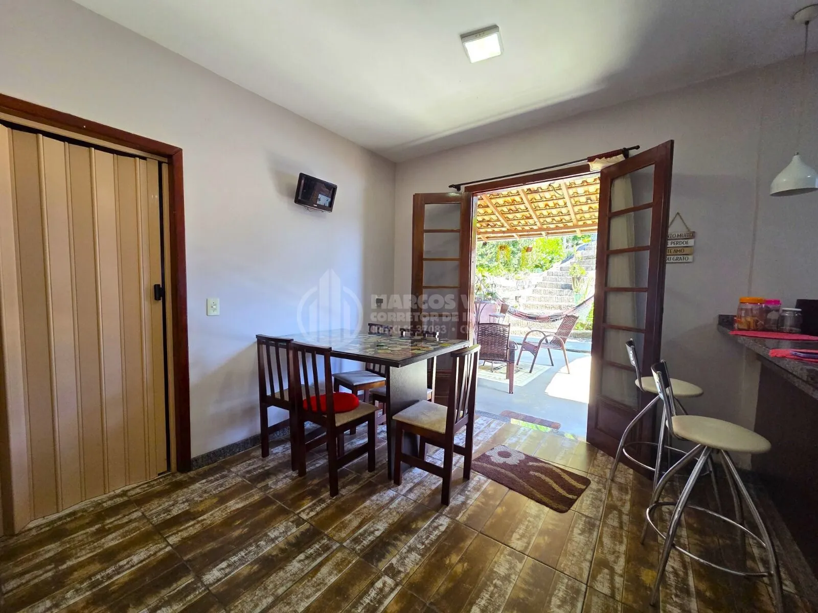 Casa com Piscina no Bairro Água Verde (Averbação em Andamento) — foto 7