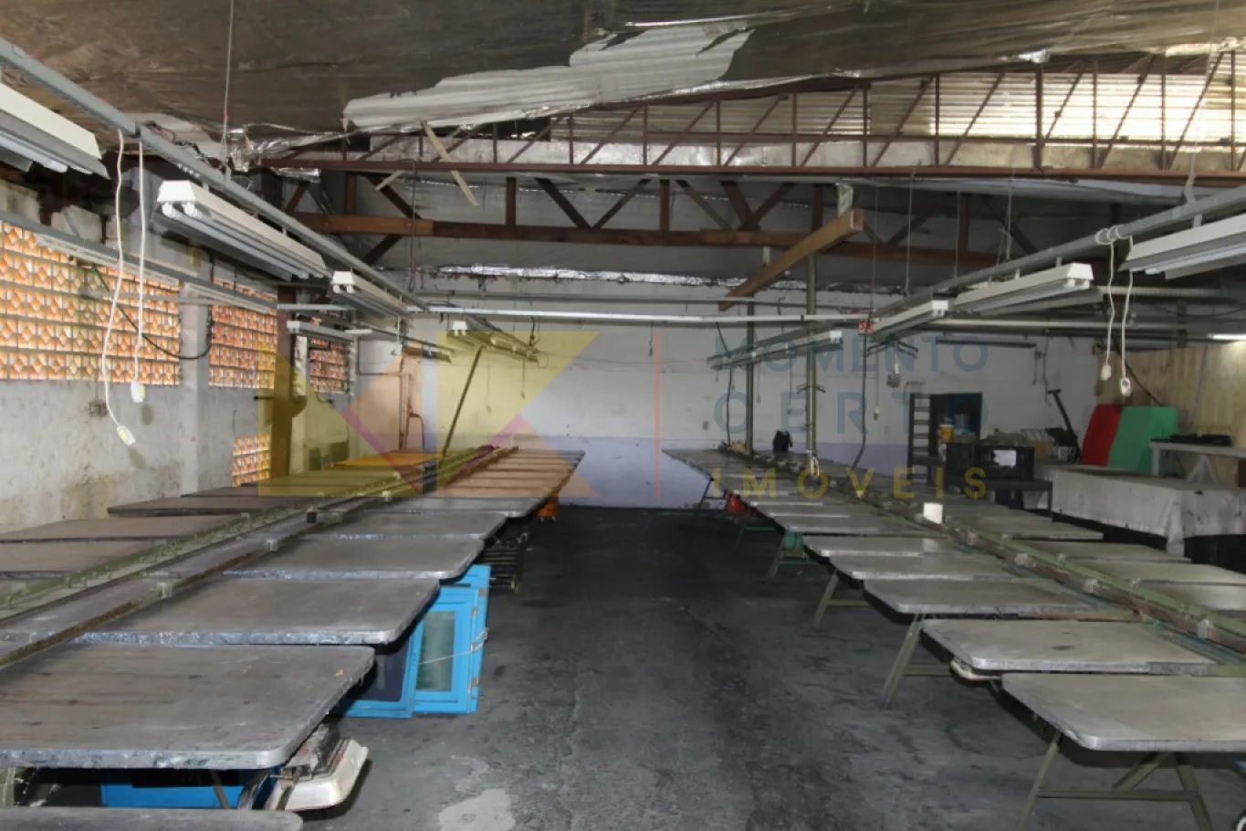 Galpão em localização estratégica para investimento ou moradia no bairro Água Verde em Blumenau. - foto 1