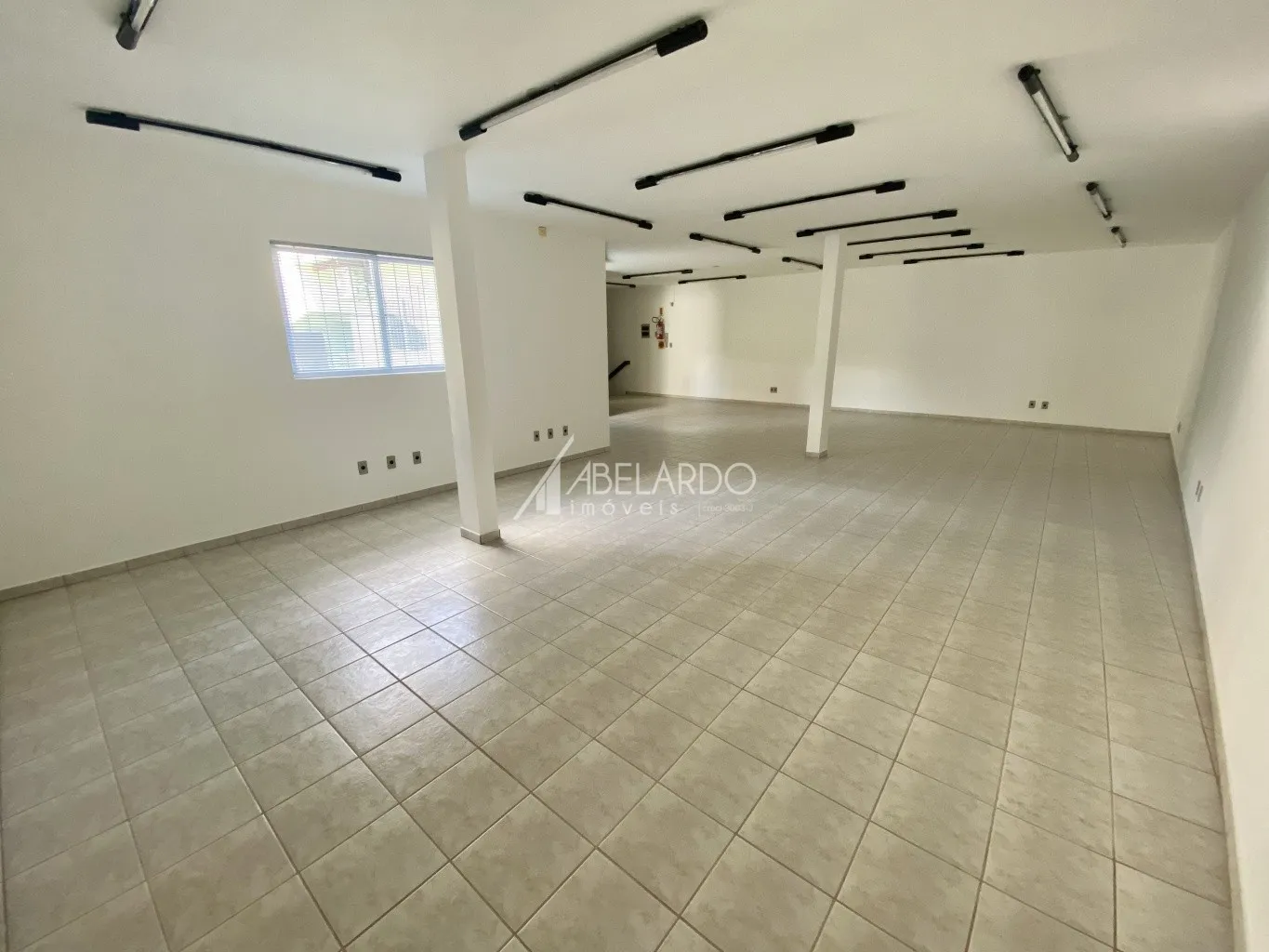 SALA COMERCIAL COM APROXIMADAMENTE 230 m NO BAIRRO VILA NOVA, EM BLUMENAU — foto 3