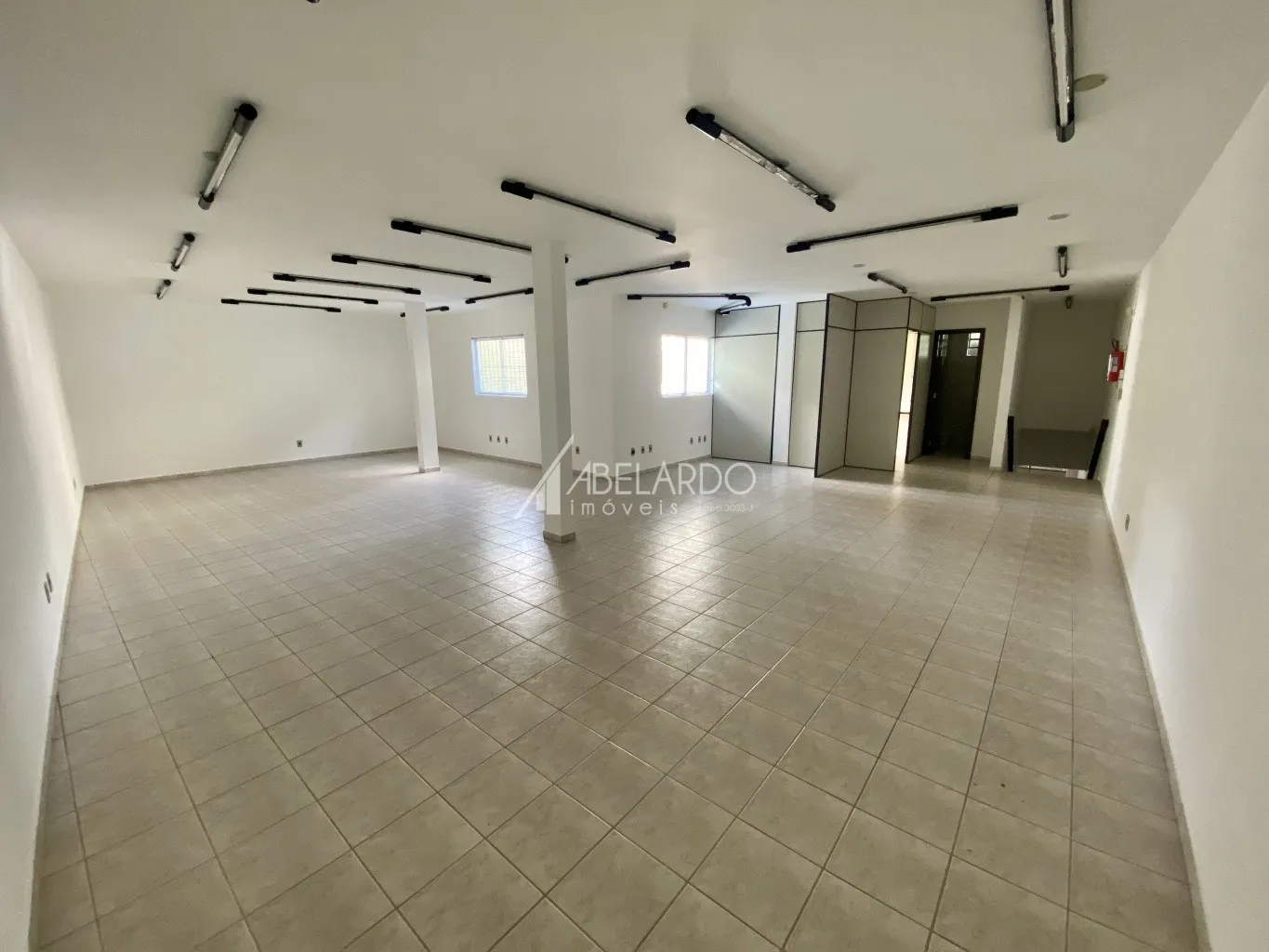 SALA COMERCIAL COM APROXIMADAMENTE 230 m NO BAIRRO VILA NOVA, EM BLUMENAU — foto 4
