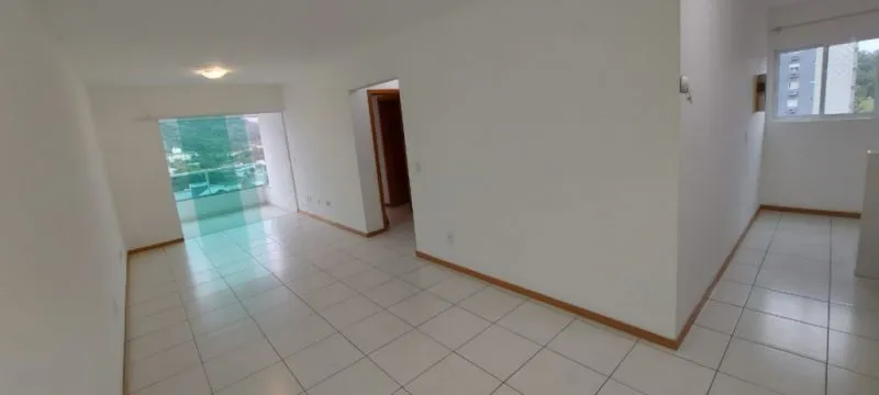 Apartamento em andar alto - Bairro Água Verde — foto 3