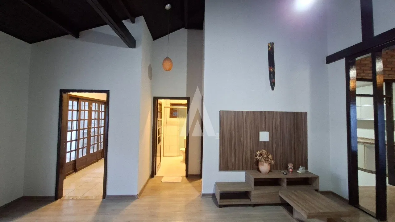 Casa com 1 suíte e 2 quartos à venda no bairro Floresta em Joinville-SC por R$750.000,00. — foto 3