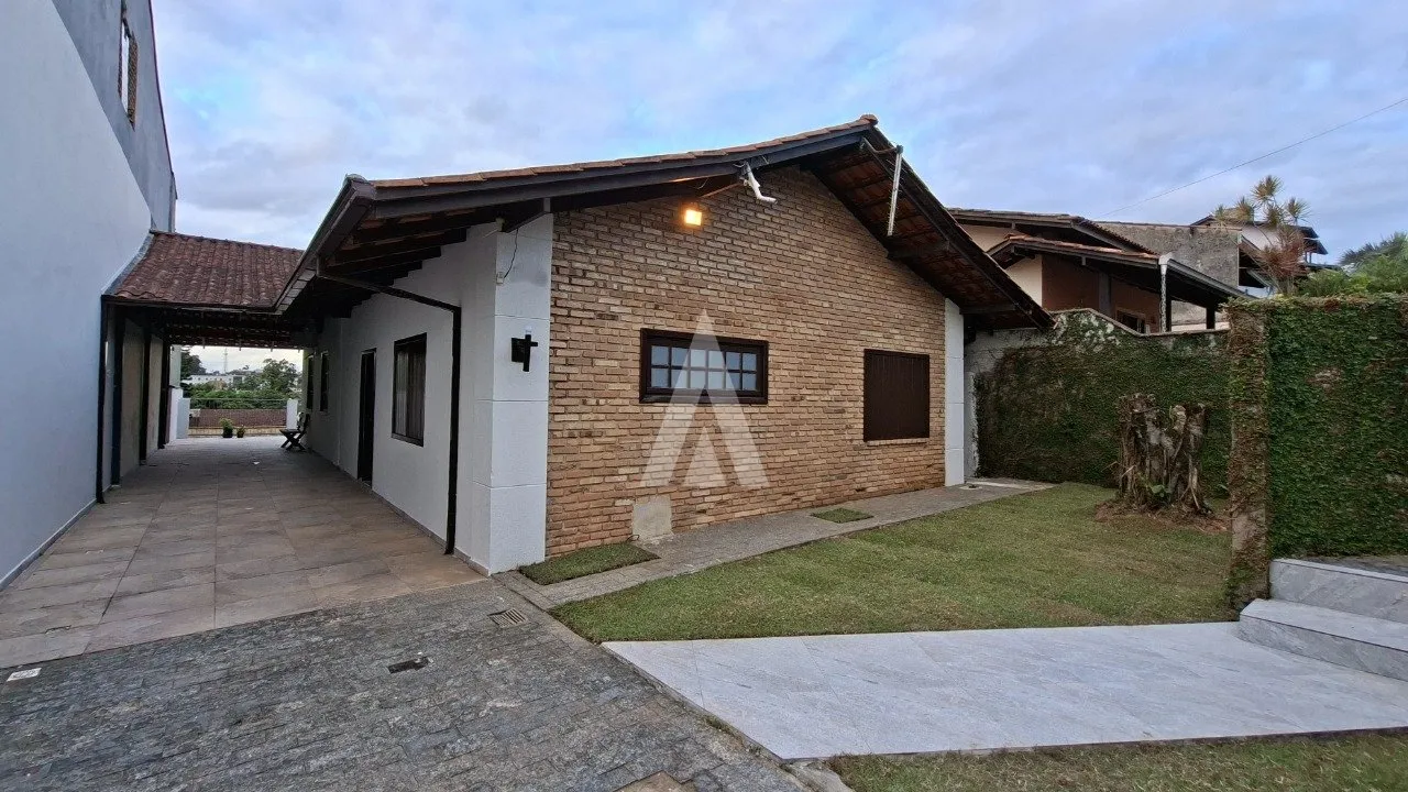 Casa com 1 suíte e 2 quartos à venda no bairro Floresta em Joinville-SC por R$750.000,00. - foto 1