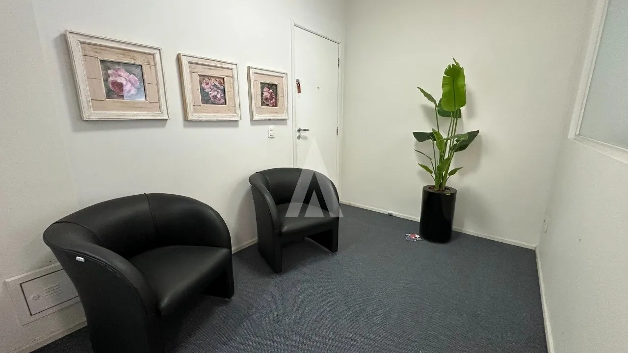 Sala comercial mobiliada no Edifício Hannover com 37,12 m à venda no Centro de Joinville-SC por R$ 330.000,00. — foto 6