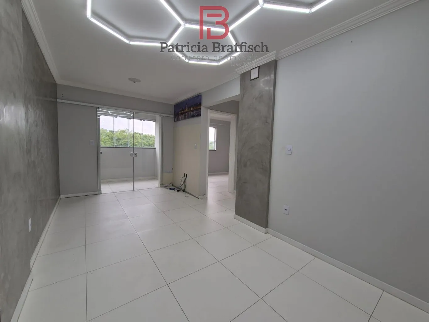 Apartamento semi mobiliado, com 02 dormitórios. Andar alto. Bairro Passo Manso. — foto 4