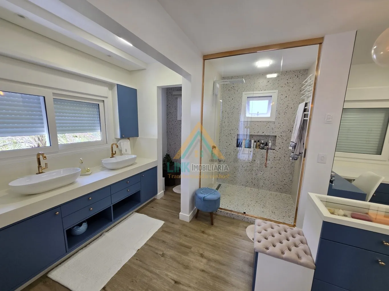 Propriedade com Duas Casas, sendo 258,00m de Área Construída em Amplo Terreno de 3.688,00m na cidade de Pomerode. — foto 7