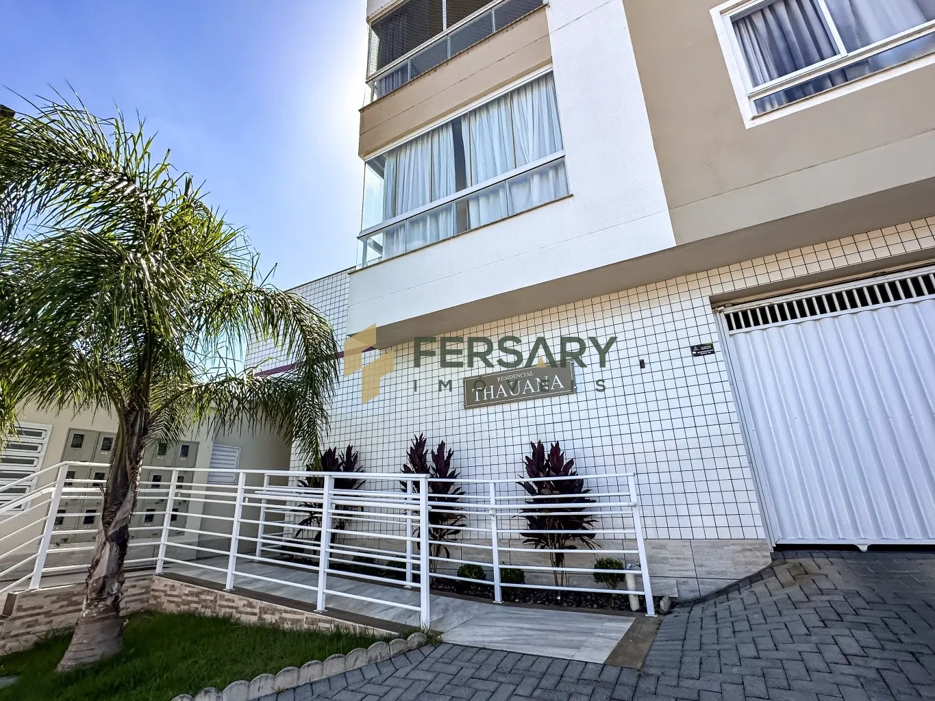 Apartamento semimobiliado no bairro Carijós — foto 2