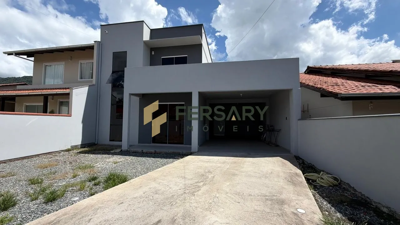 LINDO SOBRADO COM PISCINA NO BAIRRO ESTRADA DAS AREIAS, INDAIAL/SC - foto 1