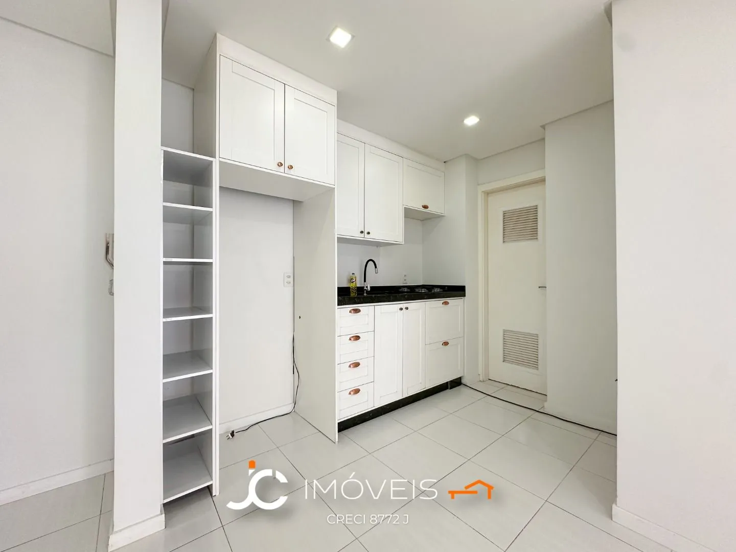 Apartamento com 3 dormitórios sendo 1 suíte à venda, 72 m por R$ 550.000 - Água Verde - Blumenau/SC — foto 3