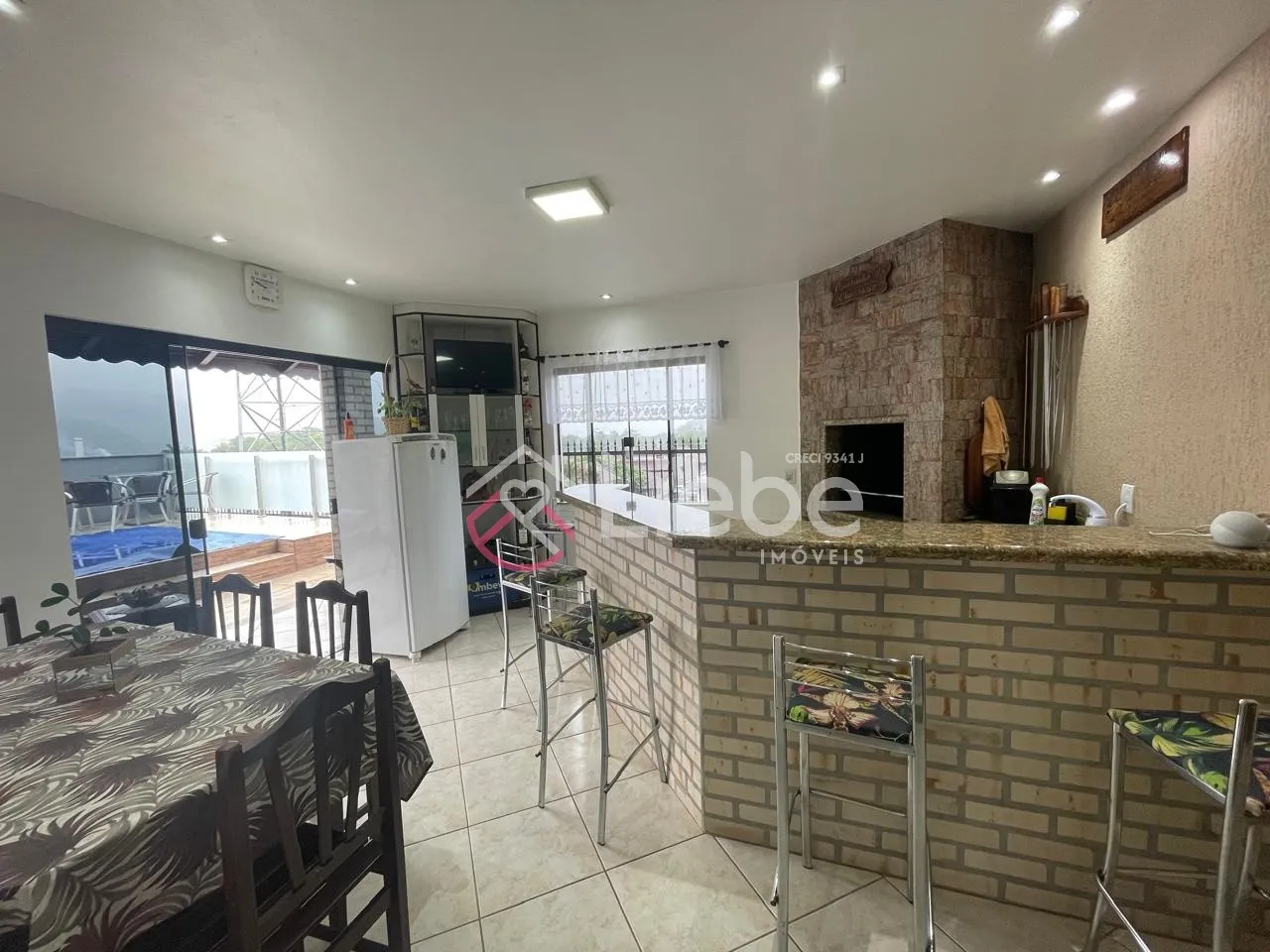 Linda Casa em local privilegiado na cidade de Pomerode com 260,00m de área privativa num terreno de 465,00m. — foto 6