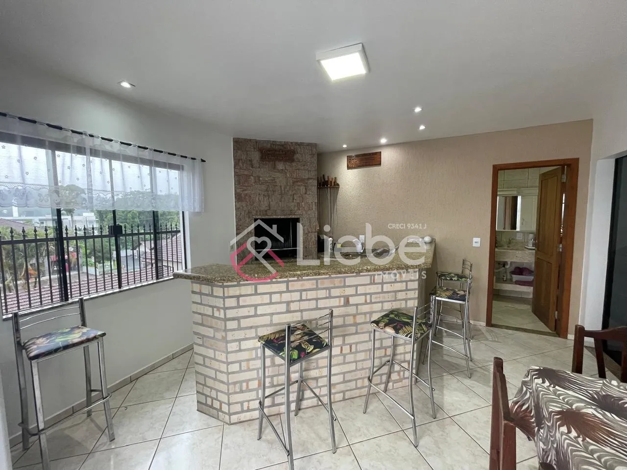 Linda Casa em local privilegiado na cidade de Pomerode com 260,00m de área privativa num terreno de 465,00m. — foto 7