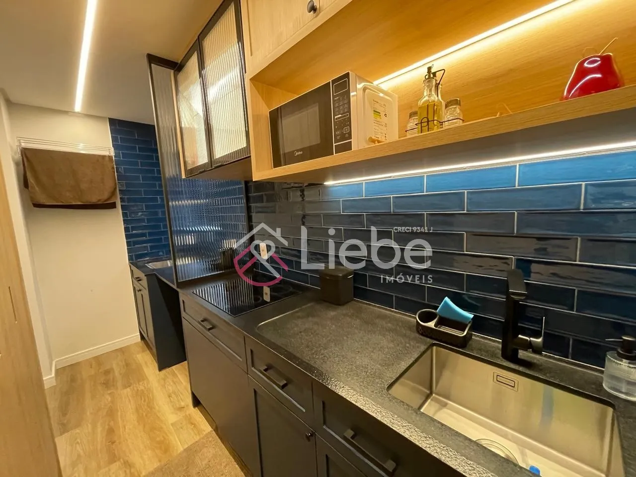Lindo STUDIO Totalmente MOBILIADO e DECORADO no Condomínio Residencial ALice XXXV - Studio Garden com 30,62m de área privativa no centro da cidade de Pomerode. — foto 7