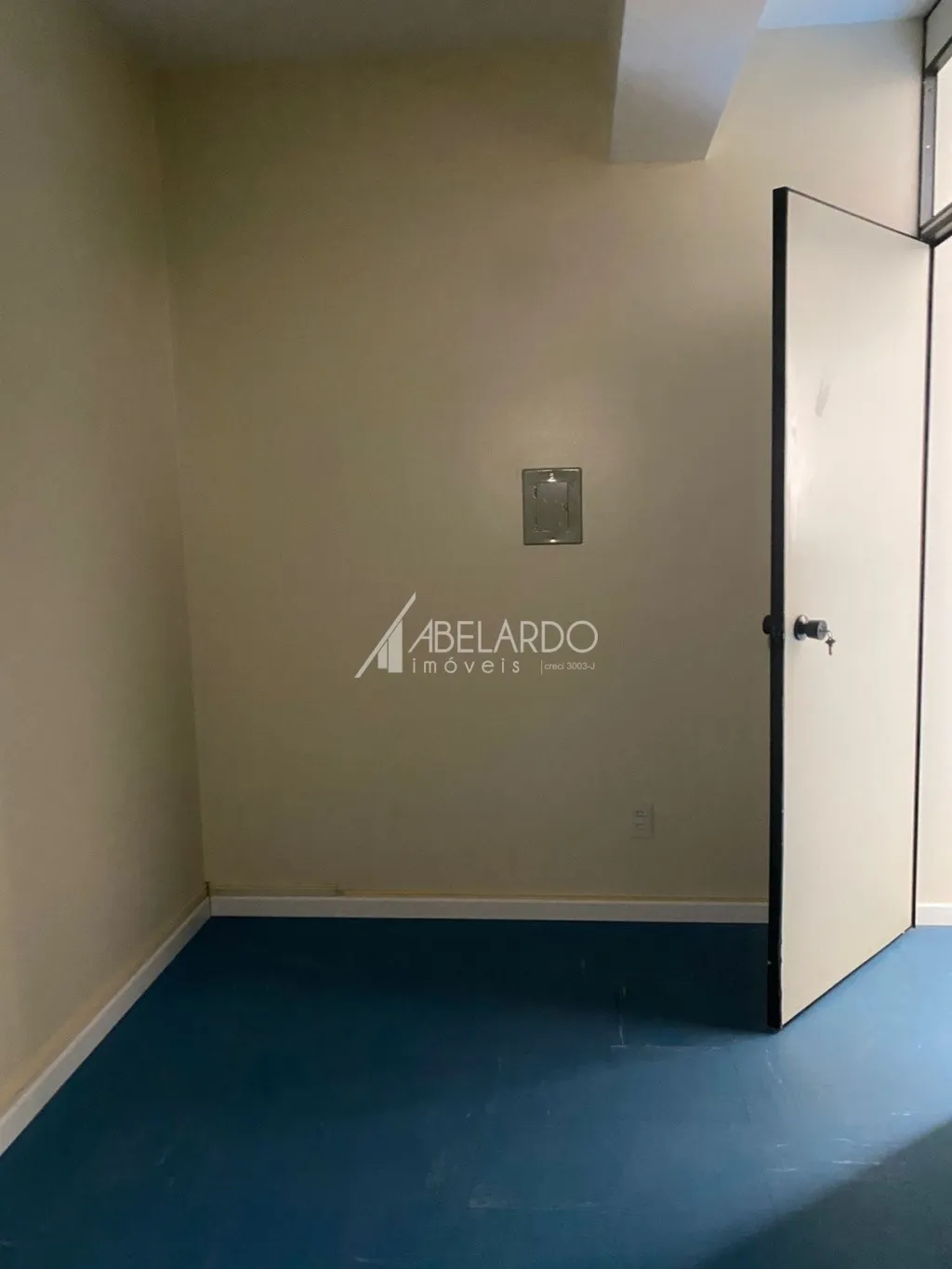 SALA COMERCIAL LOCAZALIDA NO CENTRO DE BLUMENAU — foto 7