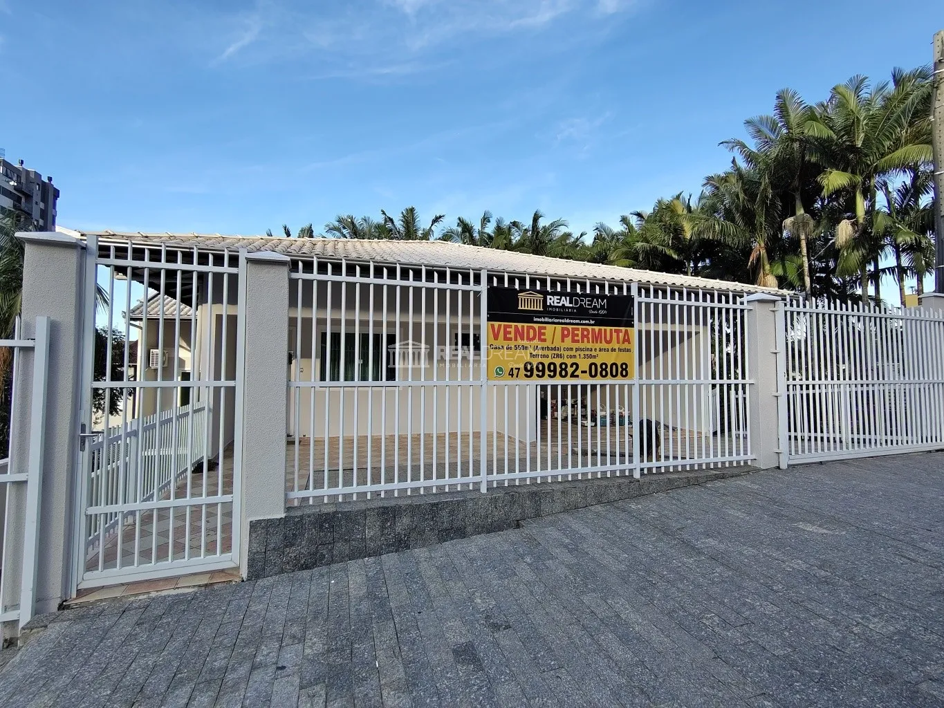 Casa averbada de 481,56m e terreno de 1.328,33m - foto 1