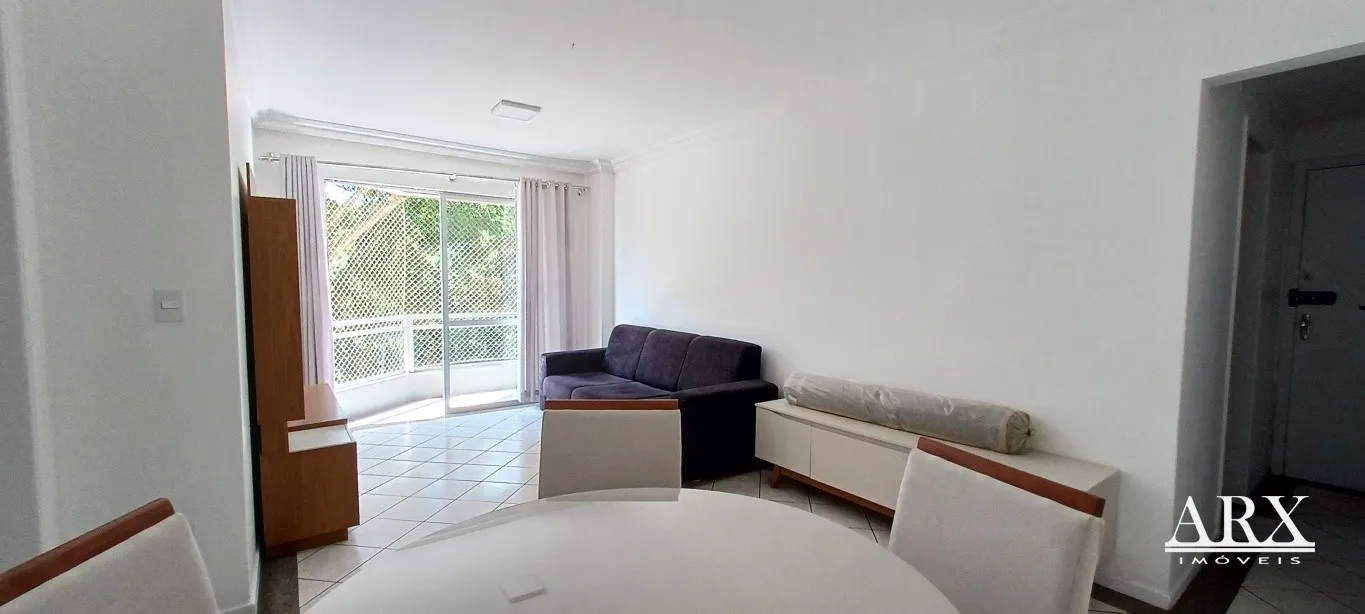 APARTAMENTO AMPLO SEMIMOBILIADO - ÓTIMA LOCALIZAÇÃO — foto 3