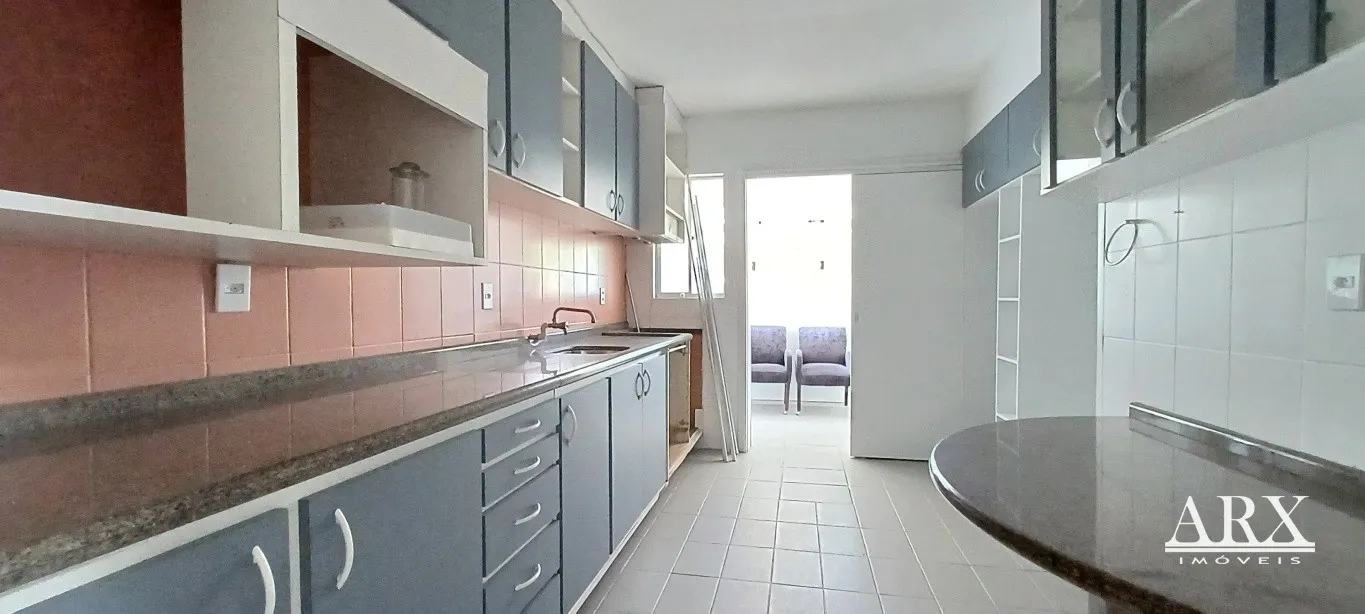 APARTAMENTO AMPLO SEMIMOBILIADO - ÓTIMA LOCALIZAÇÃO — foto 5