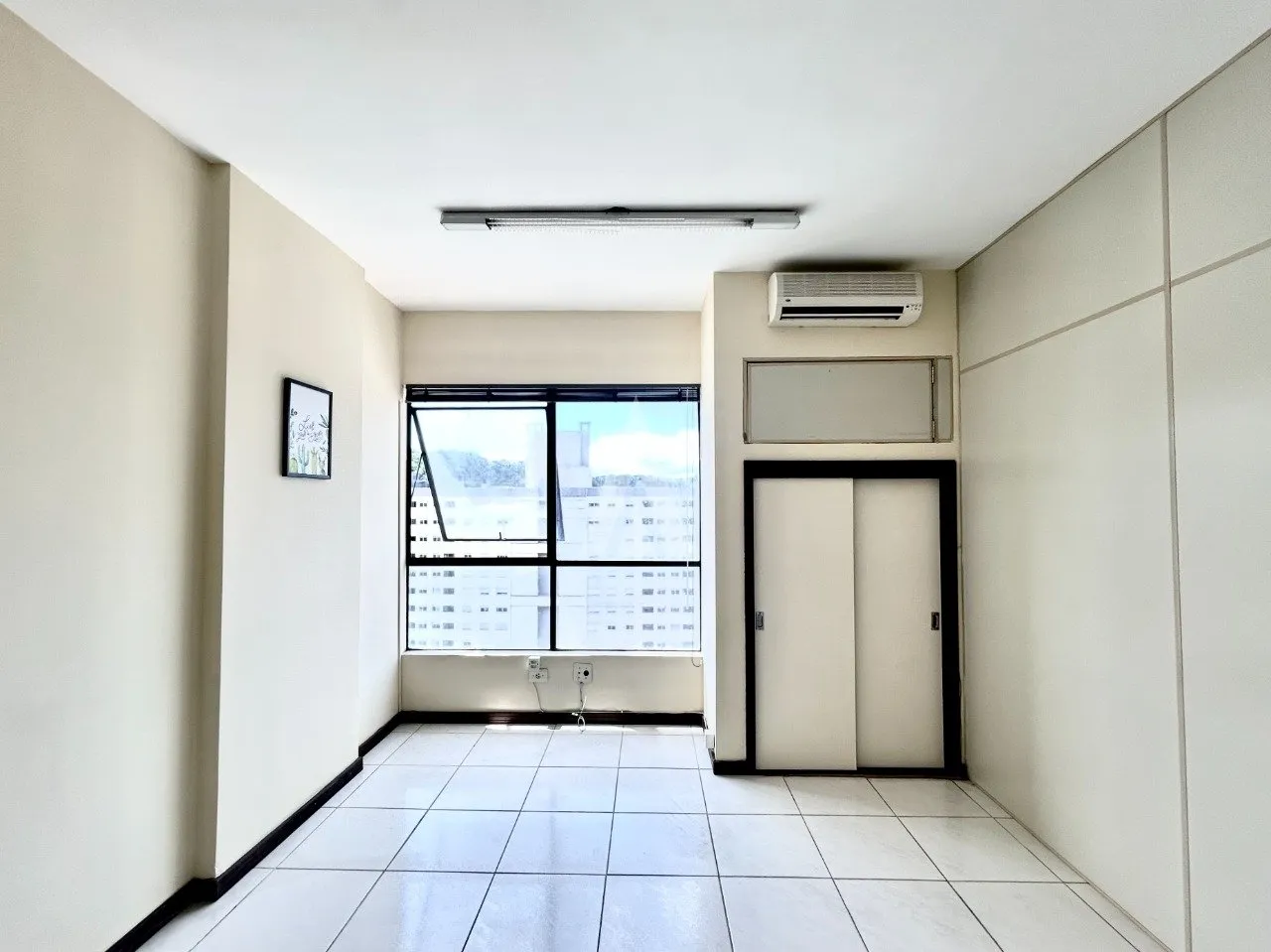 Sala/Escritório à venda, 76m² na região do bairro Centro, próximo à Rua Doutor Marinho Lobo, Joinville — foto 4