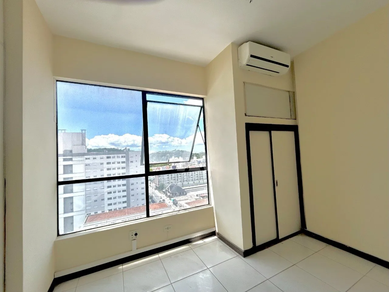 Sala/Escritório à venda, 76m² na região do bairro Centro, próximo à Rua Doutor Marinho Lobo, Joinville — foto 6