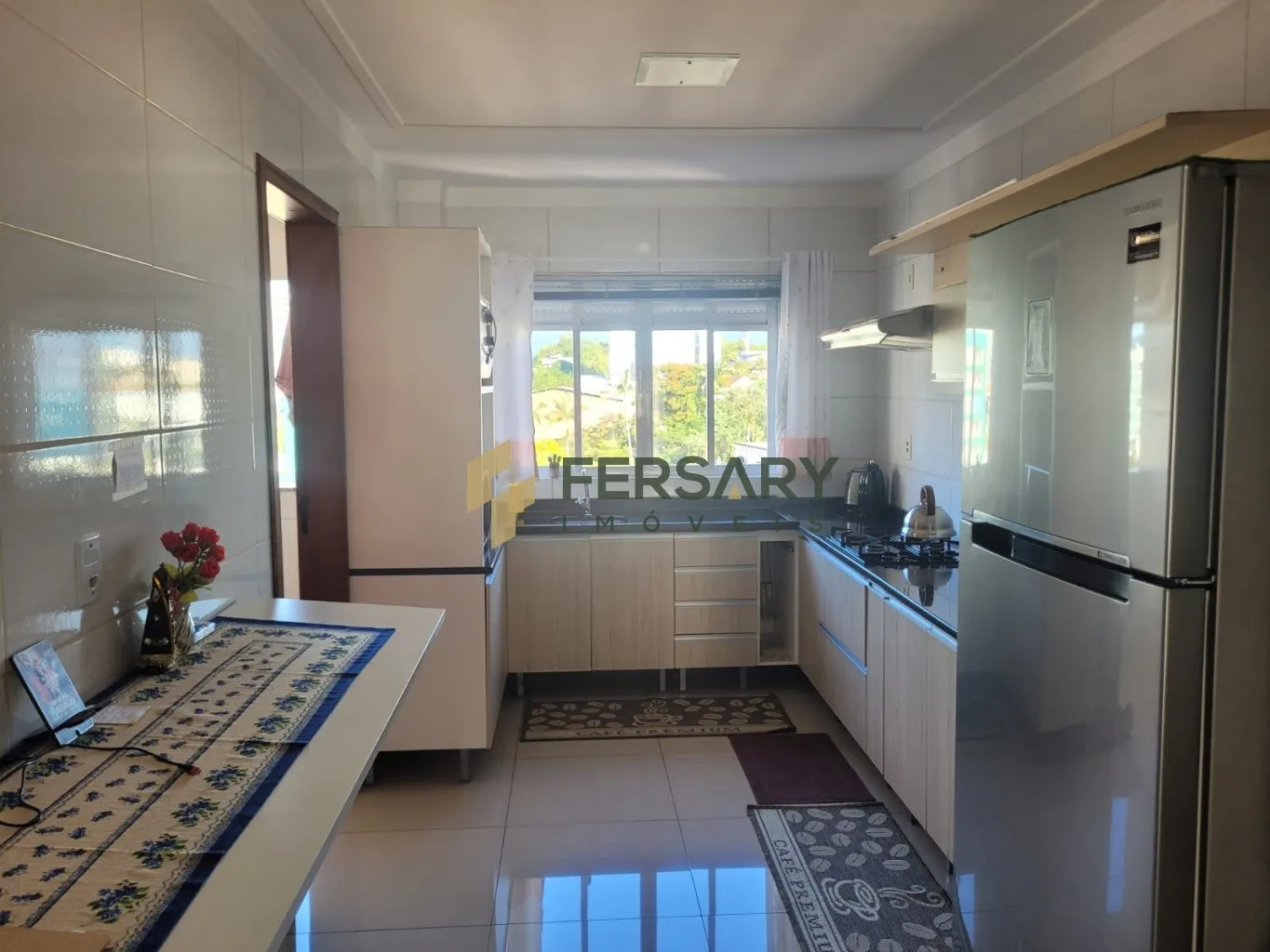 Apartamento no Bairro Nações com elevador — foto 4