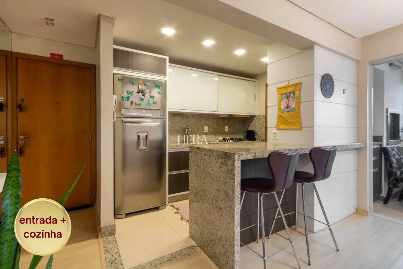 Apartamento semimobiliado com 02 dormitórios sendo 02 suítes á venda em Blumenau! - foto 1