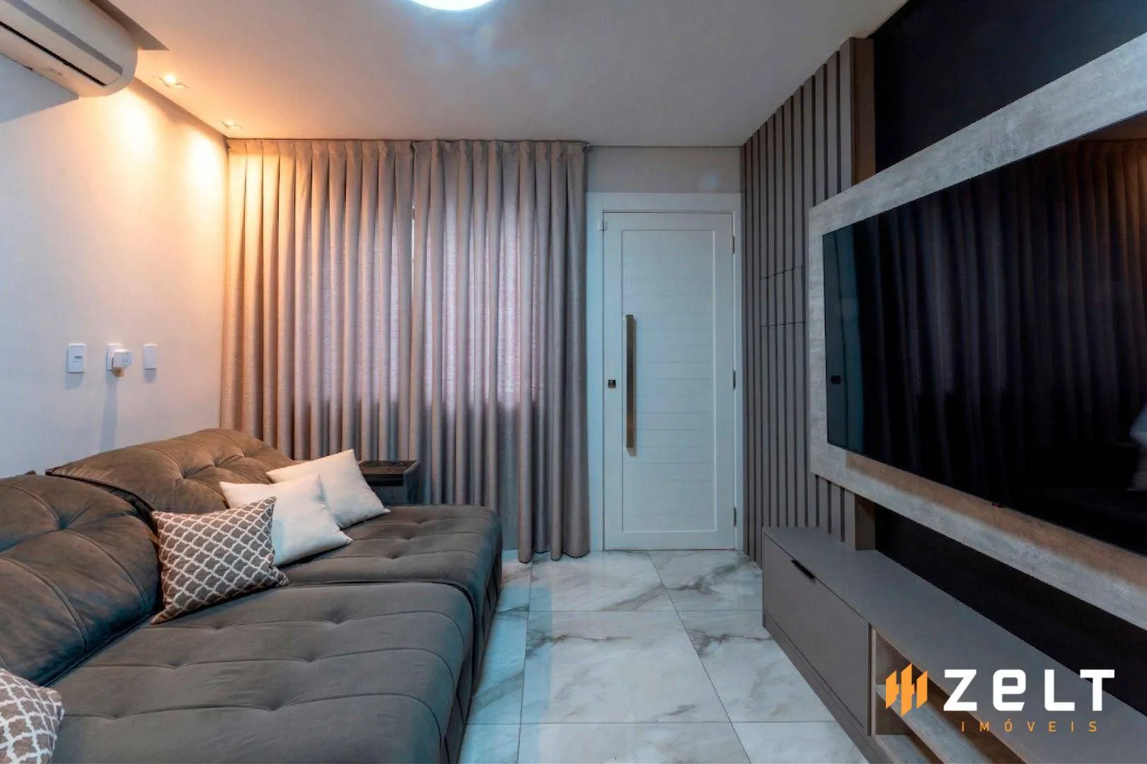 Casa à venda com 2 quartos, 2 vagas, 111m² na Rua Erich Lubke no Água Verde, Blumenau — foto 2