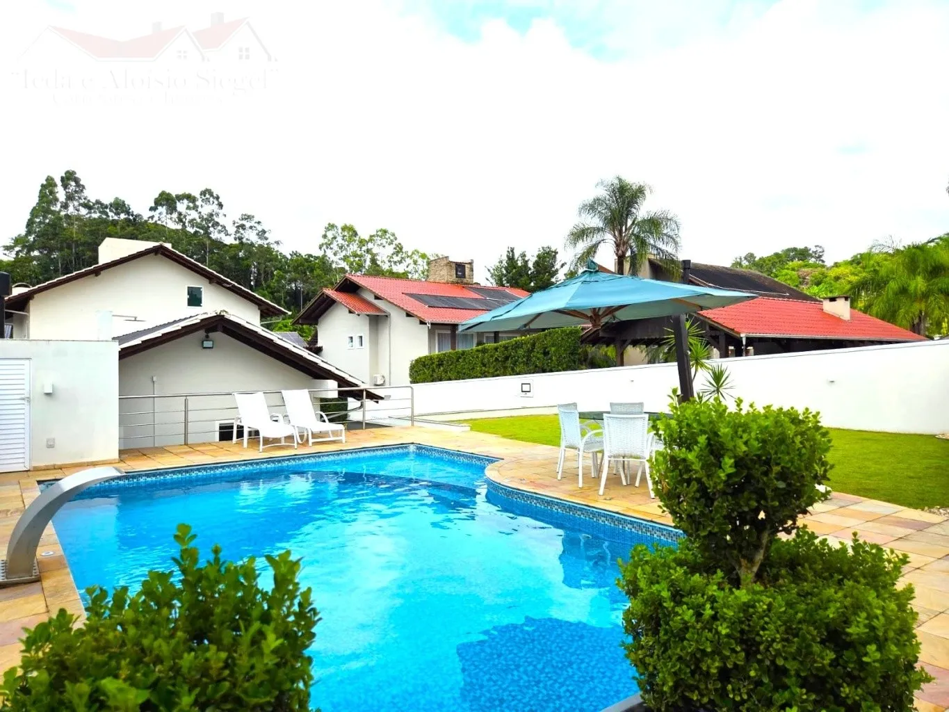 Casa de Alto Padrão - Bairro Itoupava Norte em Blumenau/SC Ref. 1645 - foto 1