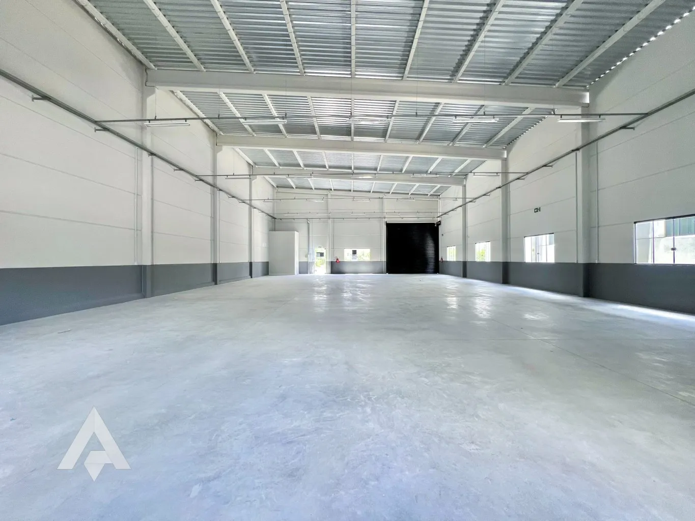 Galpão com 455m para locação por R$ 9.000,00 - Bairro Figueira - Gaspar/SC - foto 1