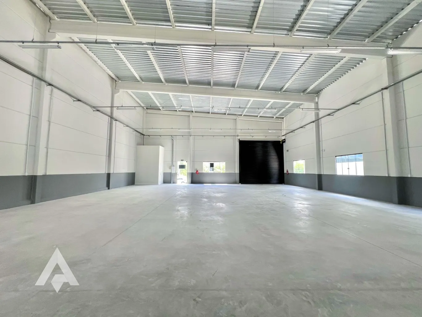 Galpão com 455m para locação por R$ 9.000,00 - Bairro Figueira - Gaspar/SC — foto 3