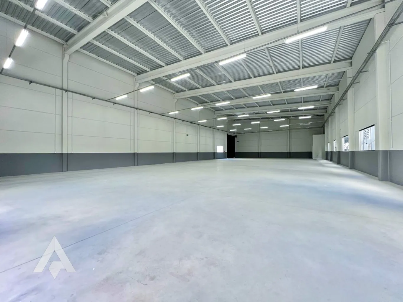 Galpão com 603,90m para locação por R$ 12.000,00 - Bairro Figueira - Gaspar/SC — foto 4