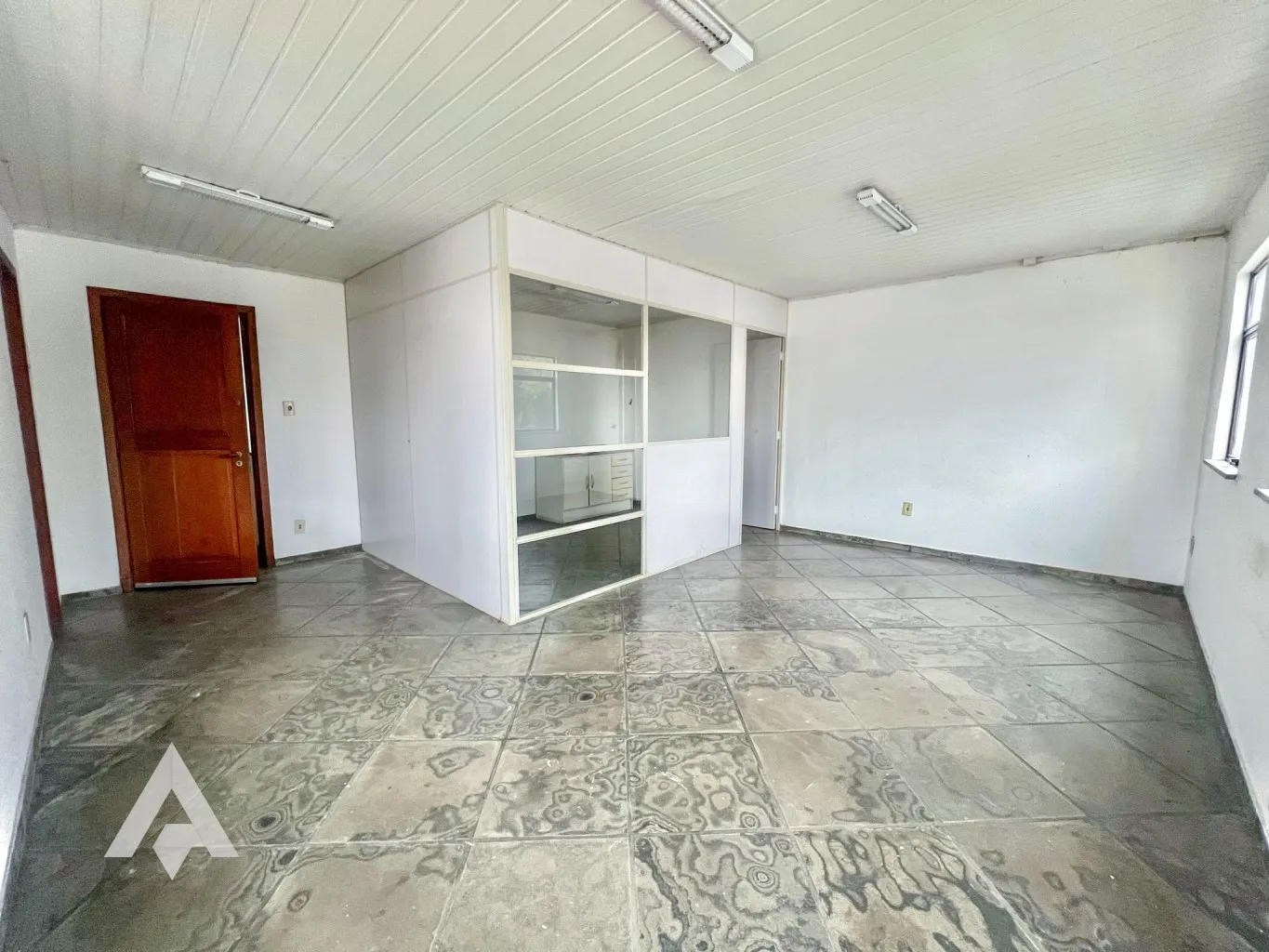 Sala comercial com 38,79m para locação por R$ 850,00 - Bairro Victor Konder - Blumenau/SC — foto 3