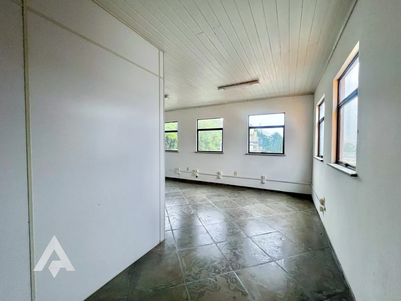 Sala comercial com 38,79m para locação por R$ 850,00 - Bairro Victor Konder - Blumenau/SC — foto 4