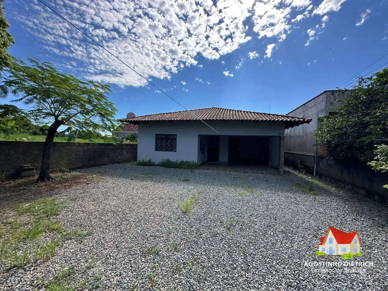 Residencia em Alvenaria C/Parte Averbada + Terreno C/Area de 300,00 m2 No Bairro Itajuba ! — foto 4