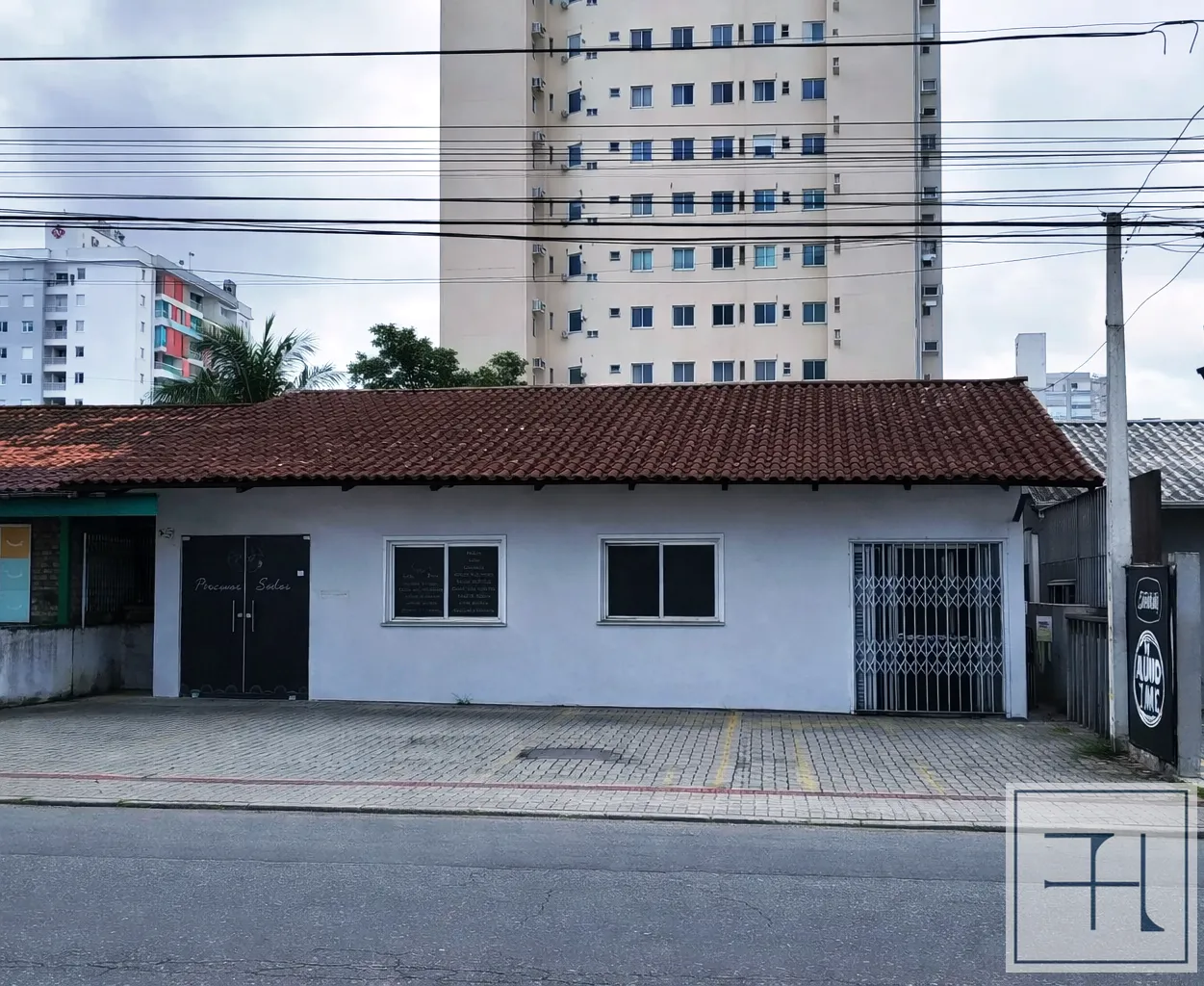 Excelente Loja Comercial - Frente Corredor de Serviço - VILA NOVA - foto 1