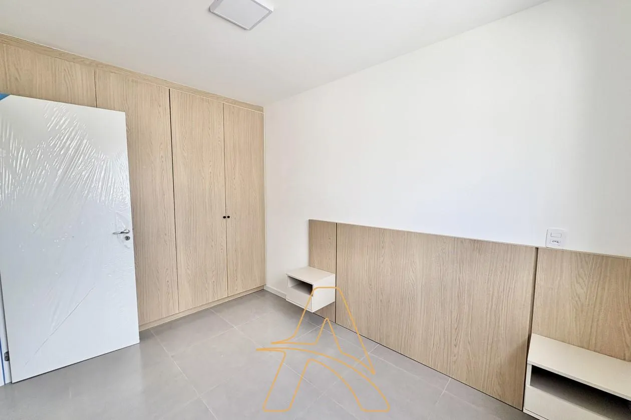 Apartamento Semi Mobiliado com 2 Dormitórios no Fortaleza Alta - foto 1